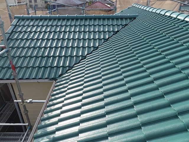 塗装が完了したモニエル瓦の屋根